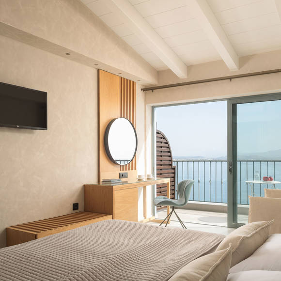 

palazzo-greco-boutique-hotel-junior-suite-2.jpg